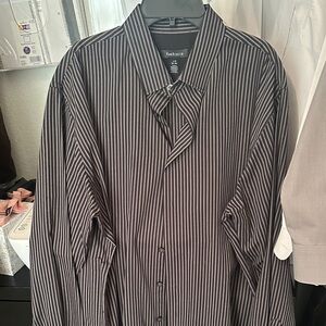 Van Heusen Men's Dark Striped Dress Shirt